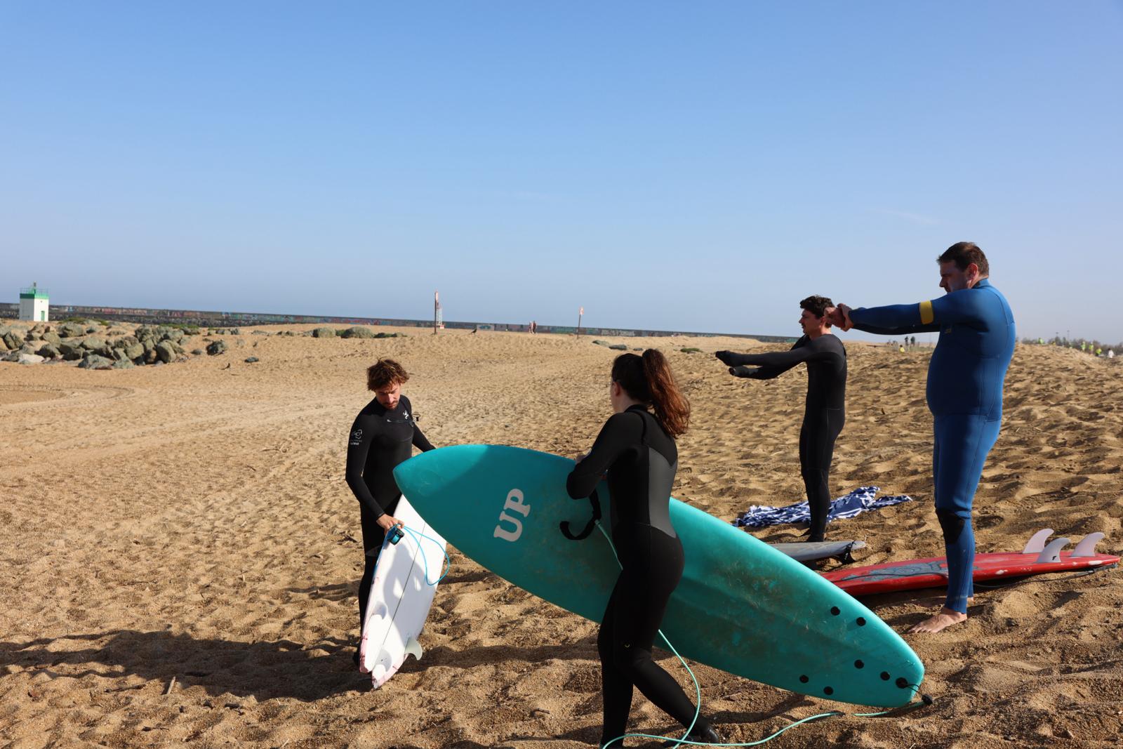 Cours de surf en club à La Barre, Anglet
